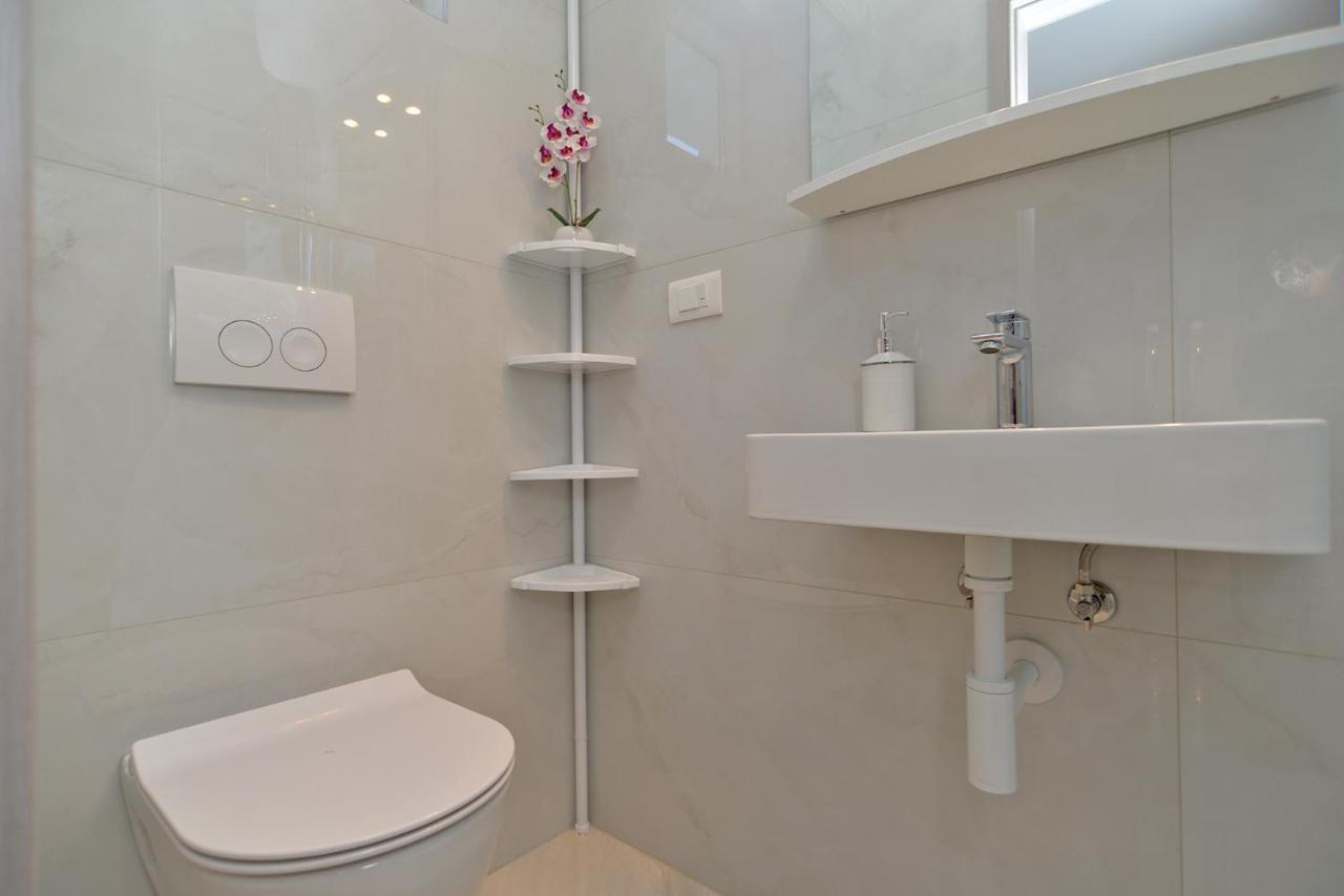 Apartments Mala Vala 925 - Adapted Fažana Екстериор снимка