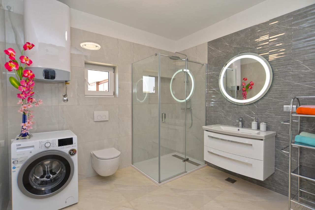 Apartments Mala Vala 925 - Adapted Fažana Екстериор снимка
